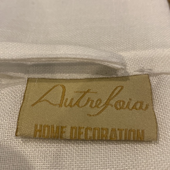 Pair - French Linen Embroidered Pillow Covers - Picture 6 of 7